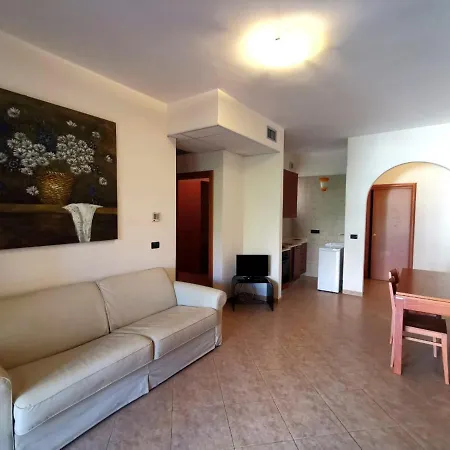 Rosa Virginia By Salentoville